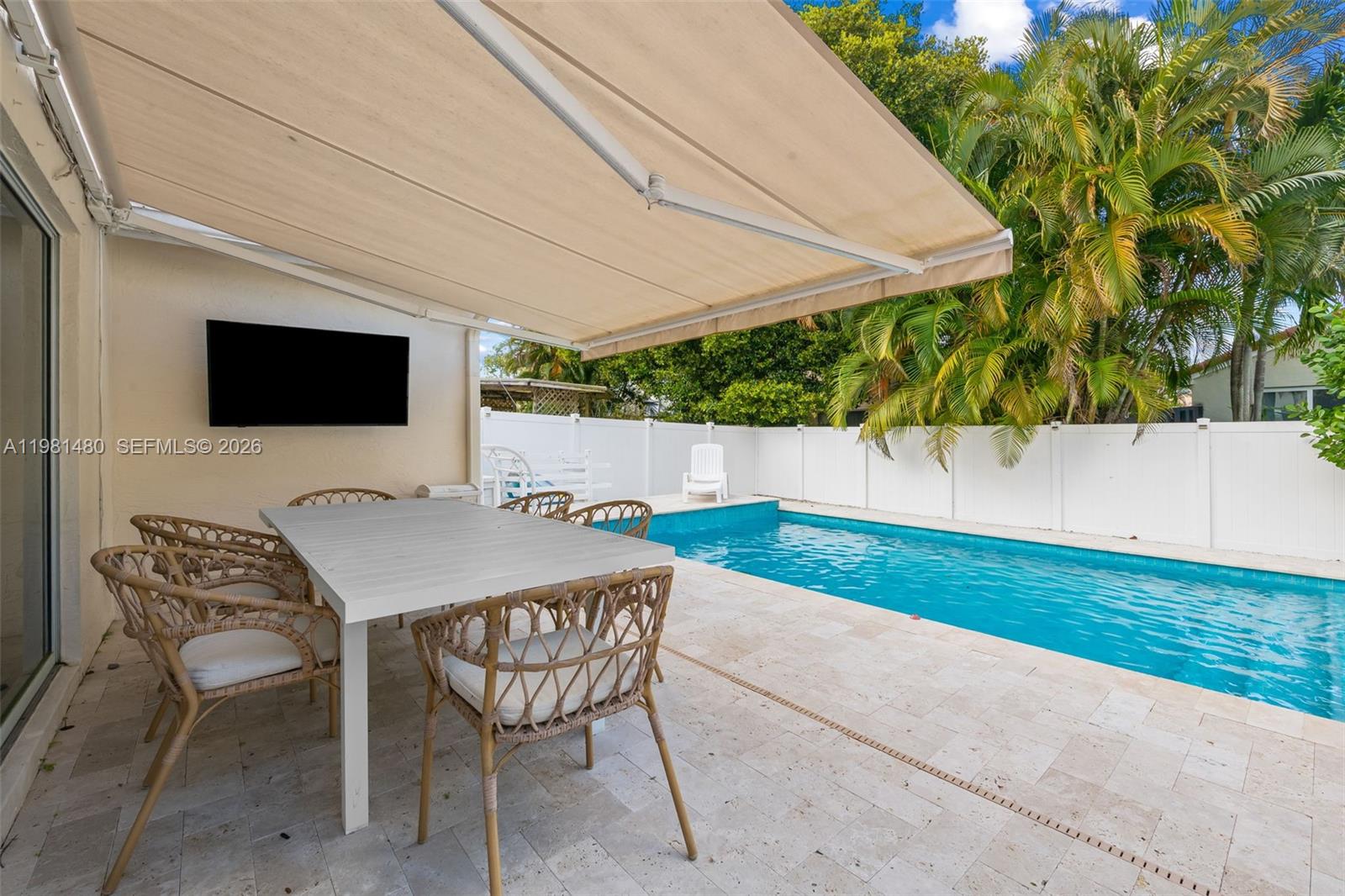 334 SW 194th Ave Pembroke Pines, FL 33029