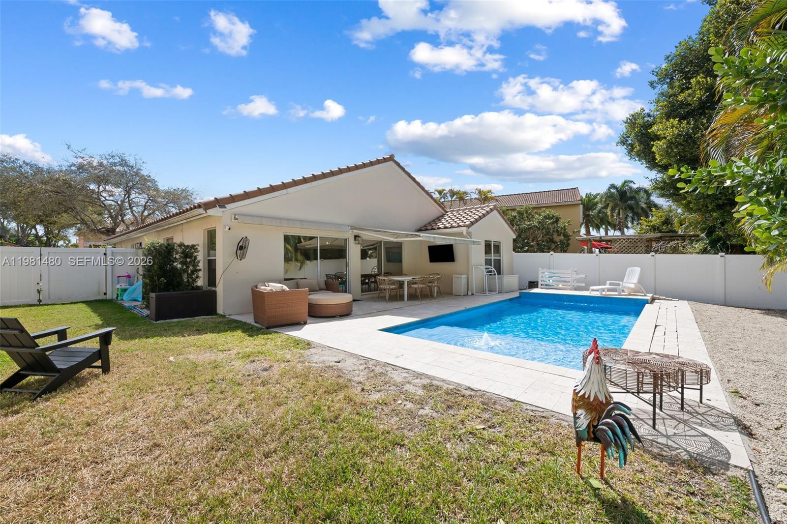 334 SW 194th Ave Pembroke Pines, FL 33029