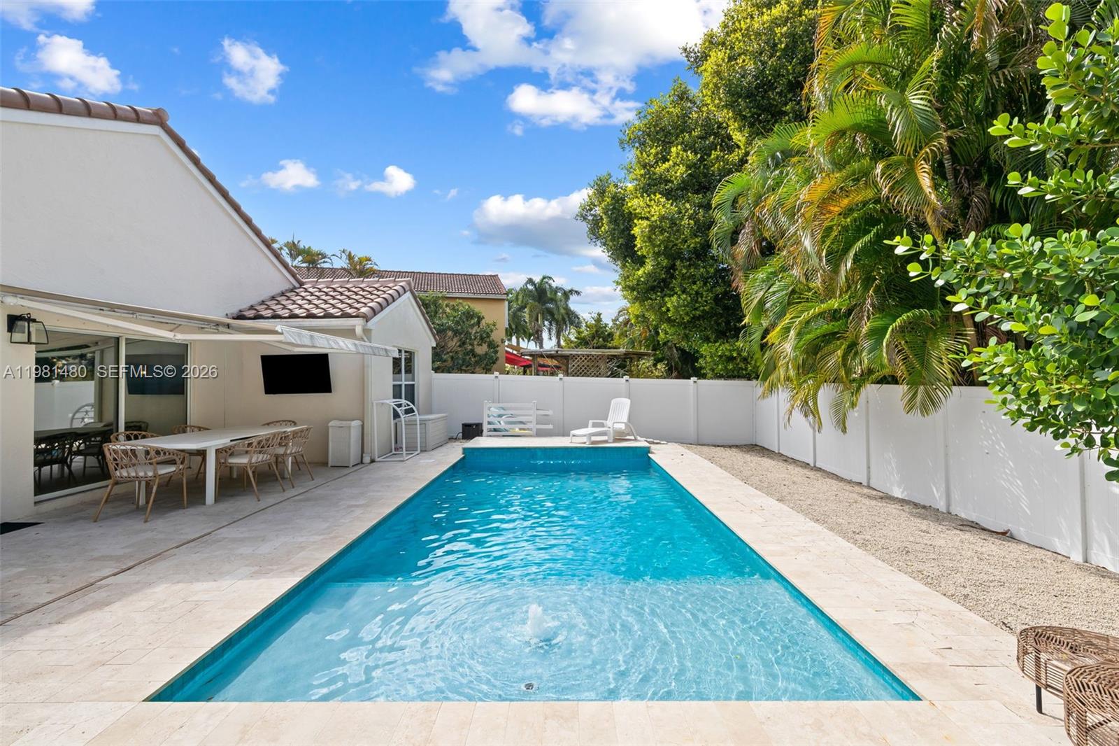 334 SW 194th Ave Pembroke Pines, FL 33029