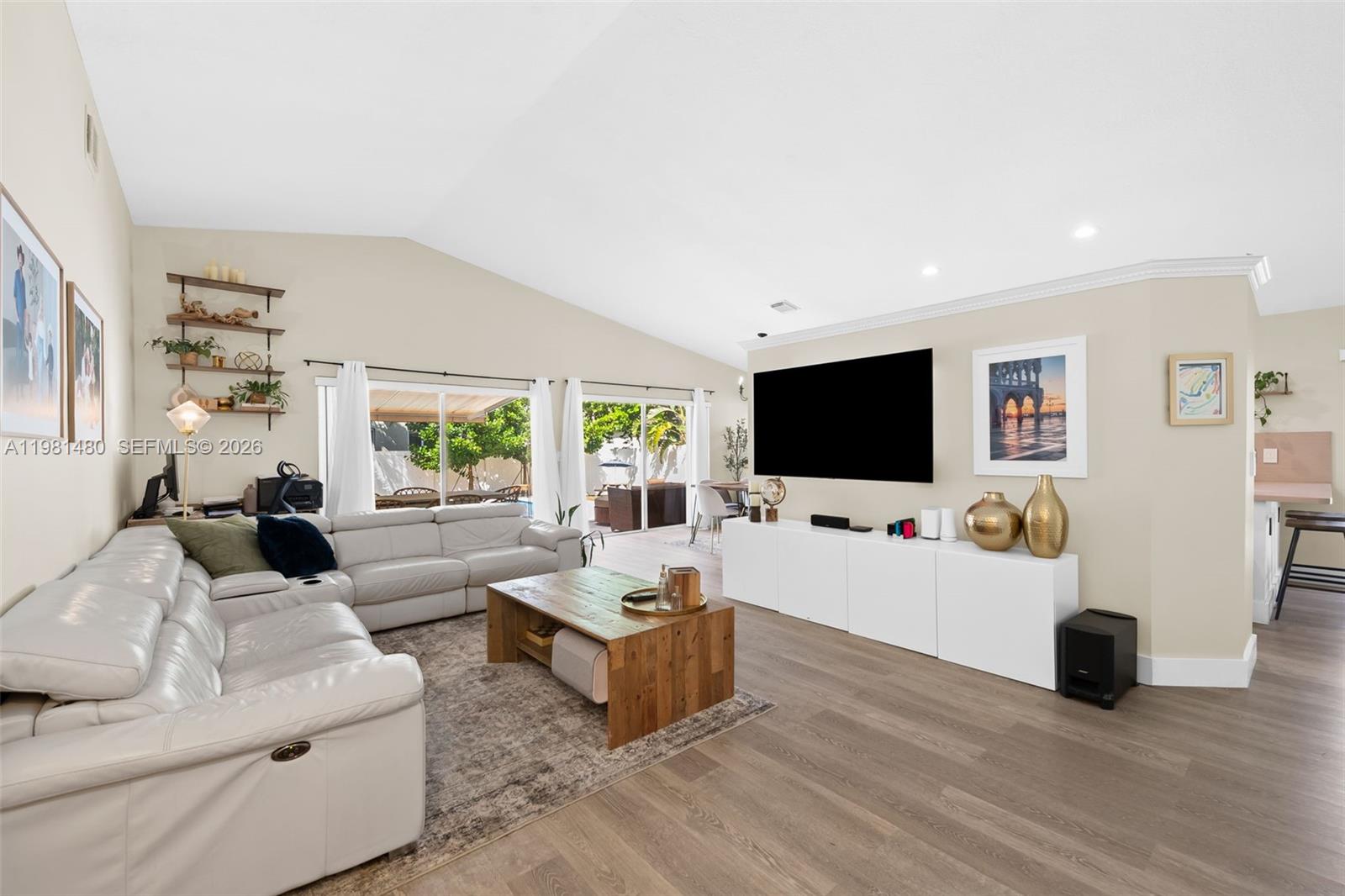 334 SW 194th Ave Pembroke Pines, FL 33029