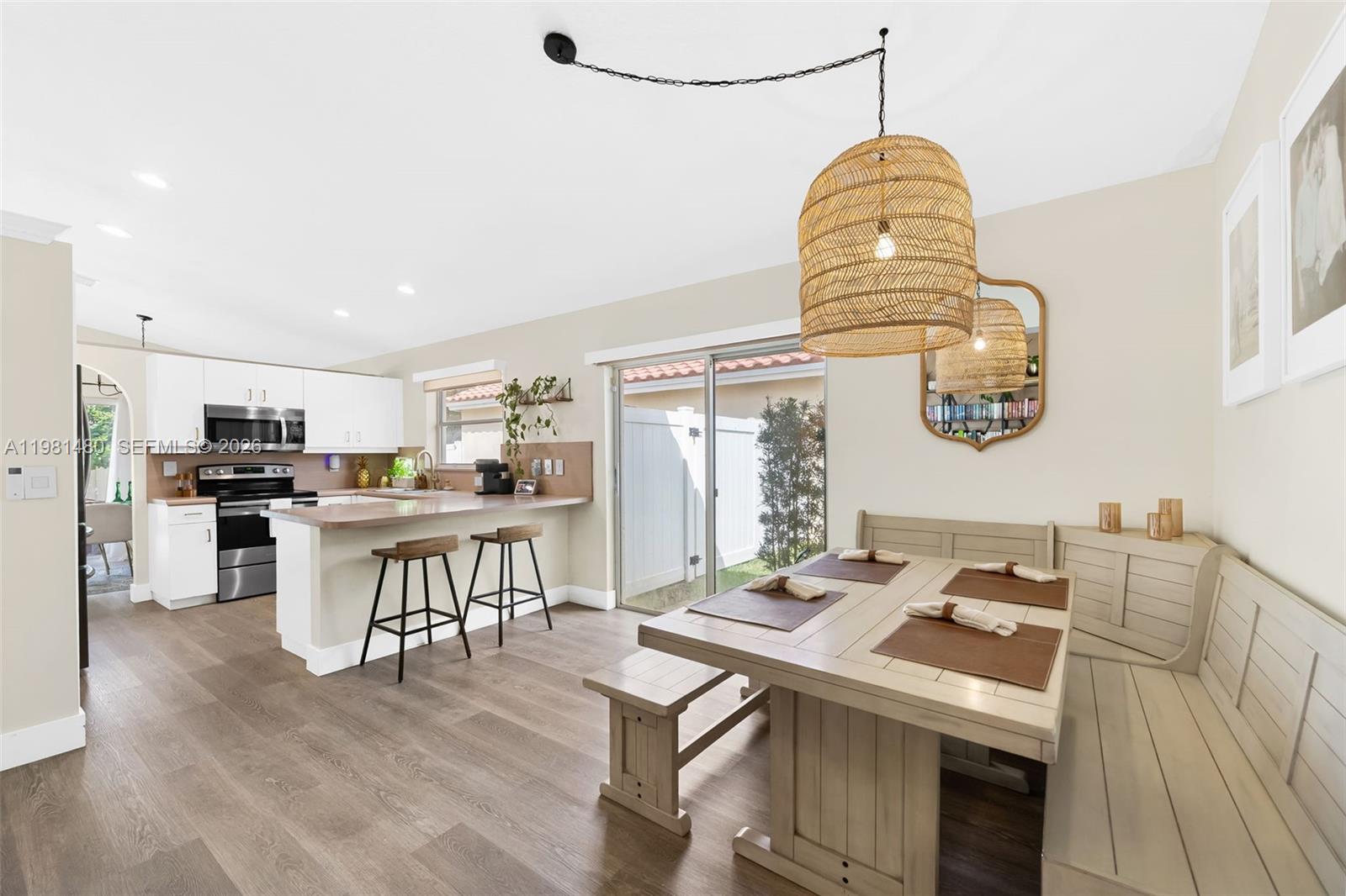 334 SW 194th Ave Pembroke Pines, FL 33029