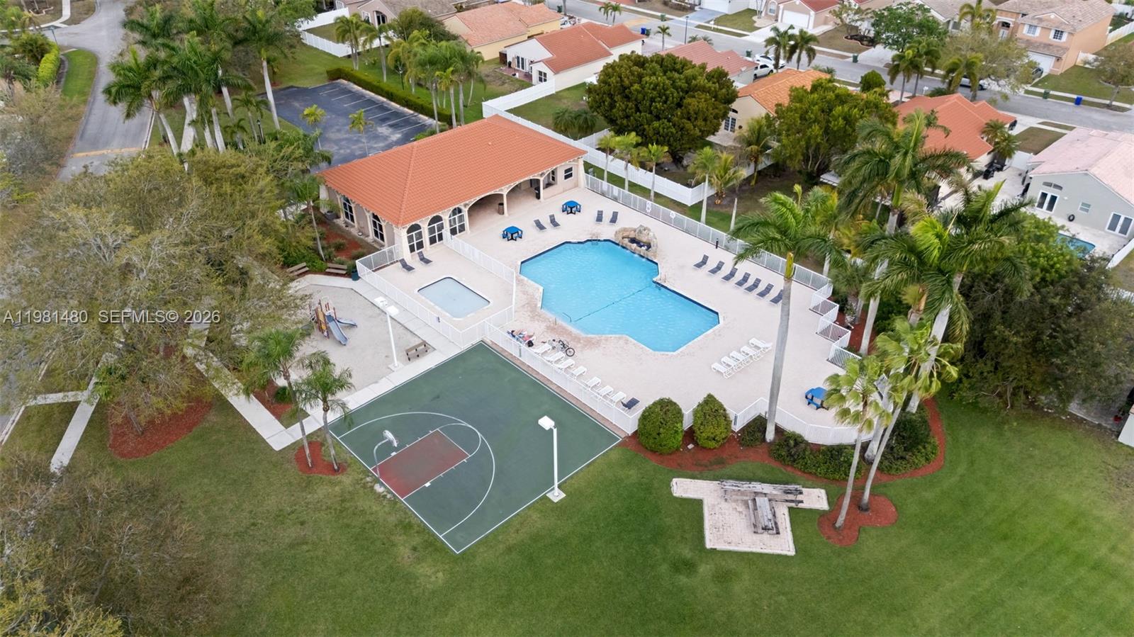 334 SW 194th Ave Pembroke Pines, FL 33029