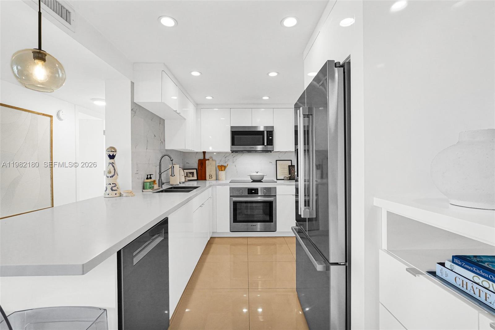 1605 Bay Rd #201 Miami Beach, FL 33139