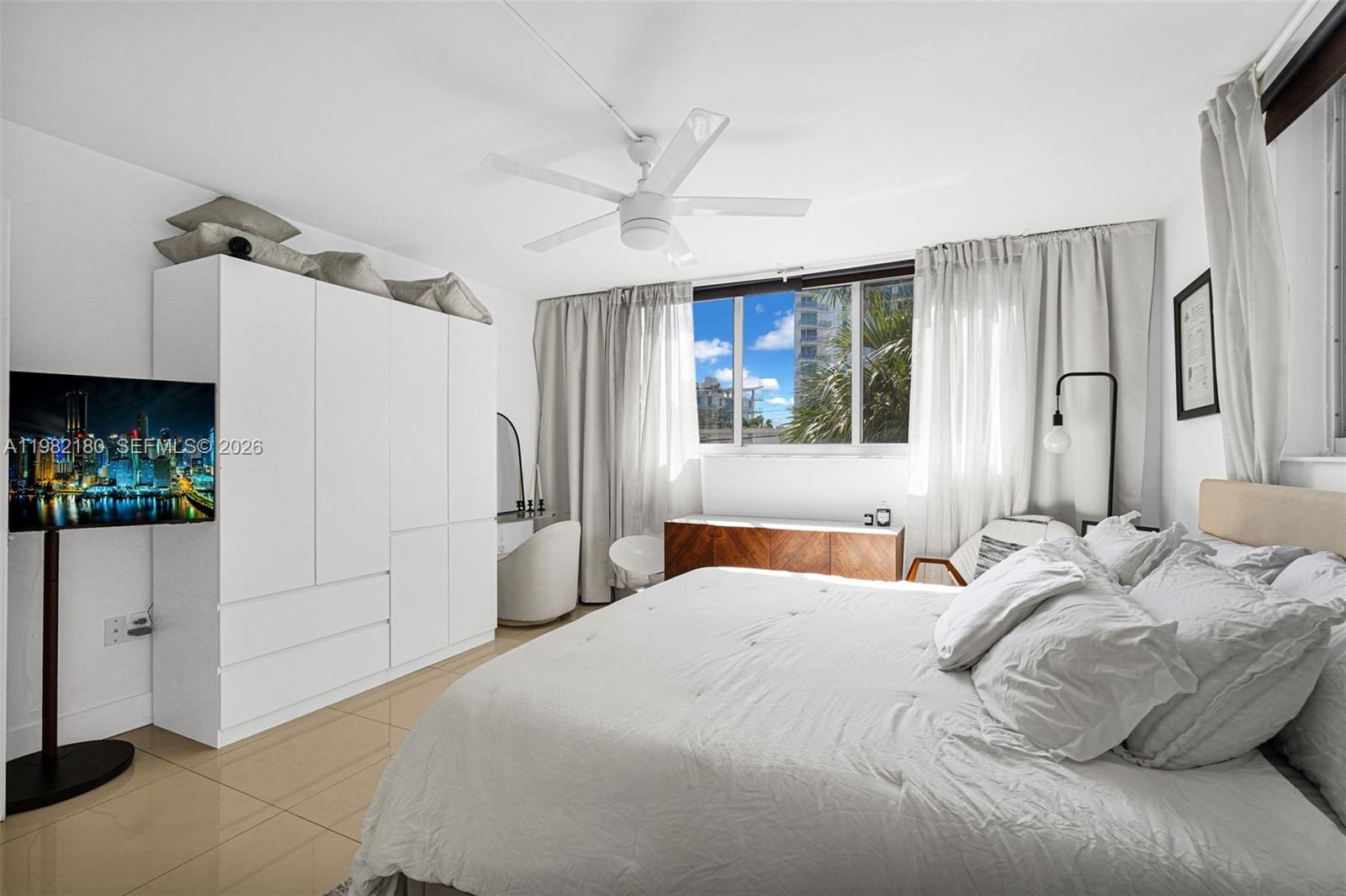 1605 Bay Rd #201 Miami Beach, FL 33139