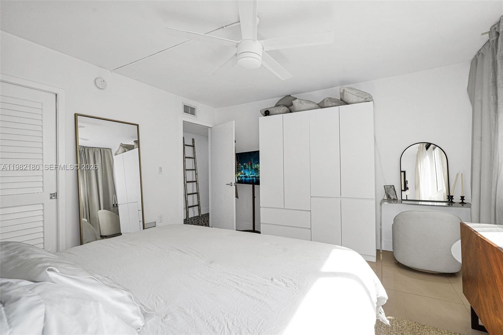 1605 Bay Rd #201 Miami Beach, FL 33139