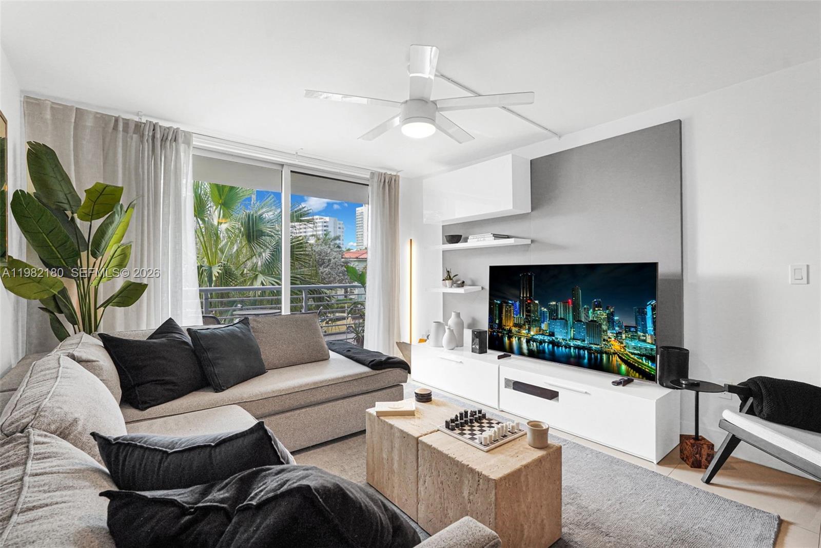 1605 Bay Rd #201 Miami Beach, FL 33139