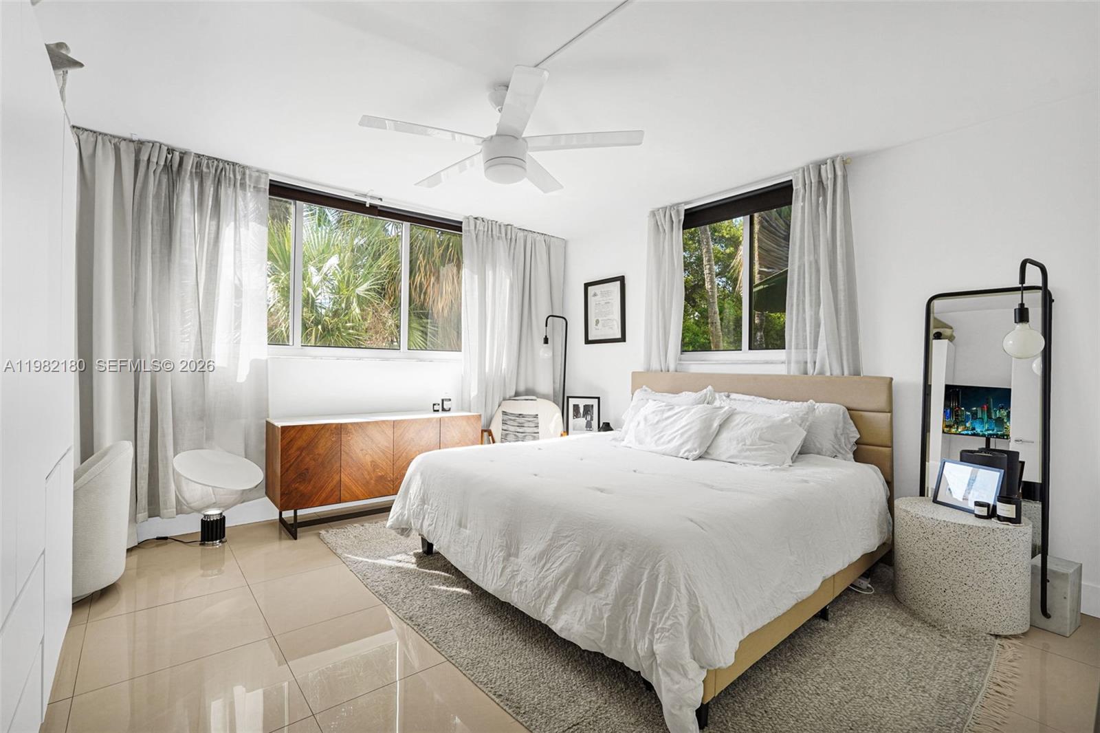 1605 Bay Rd #201 Miami Beach, FL 33139