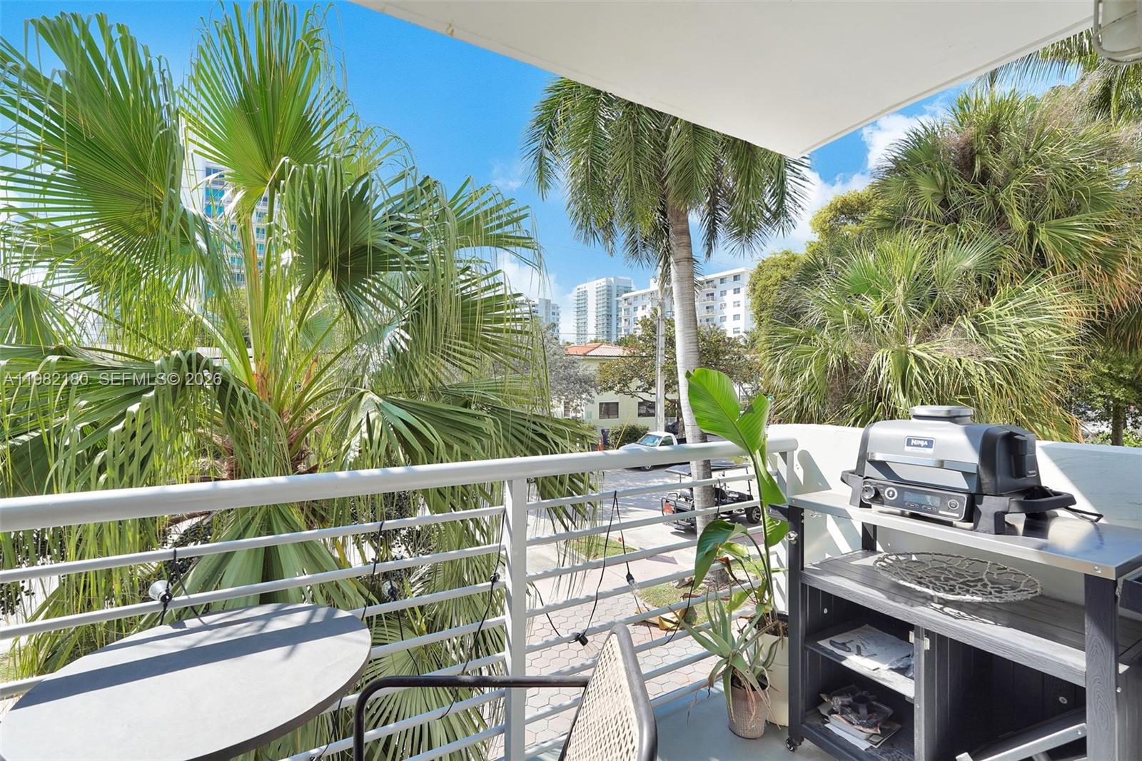 1605 Bay Rd #201 Miami Beach, FL 33139