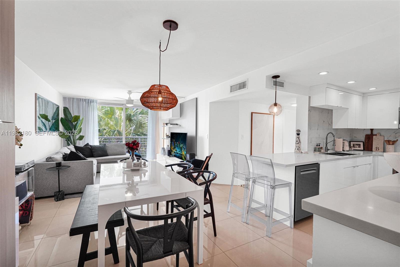 1605 Bay Rd #201 Miami Beach, FL 33139