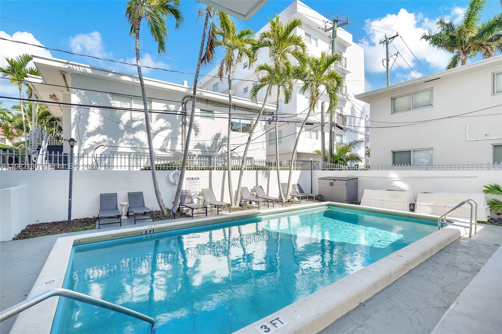 1605 Bay Rd #201 Miami Beach, FL 33139