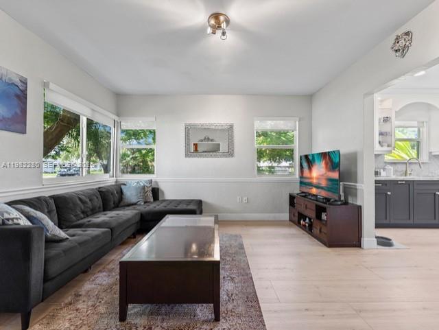 201 Flagler Dr Miami Springs, FL 33166