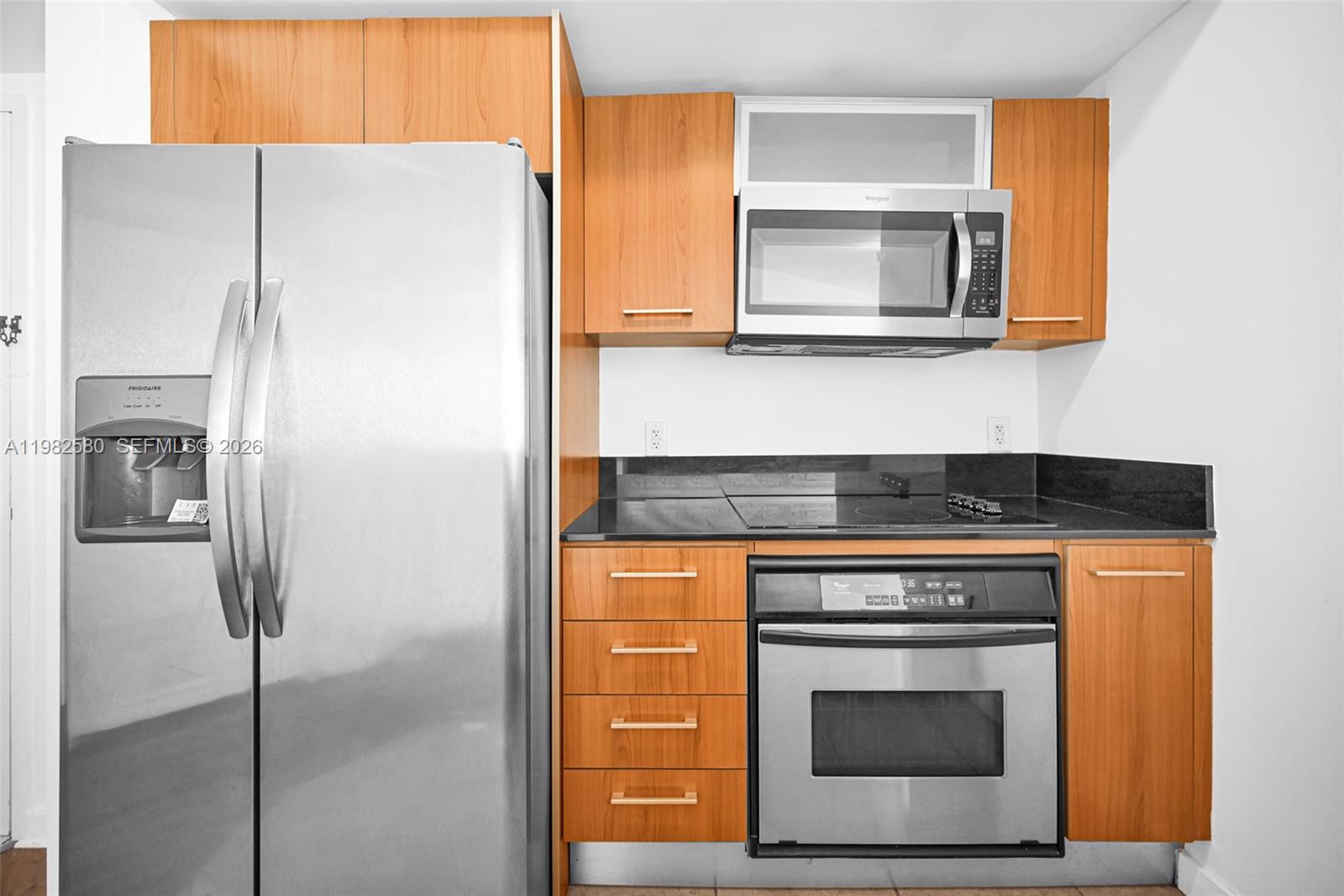 9055 SW 73rd Ct #1104 Miami, FL 33156