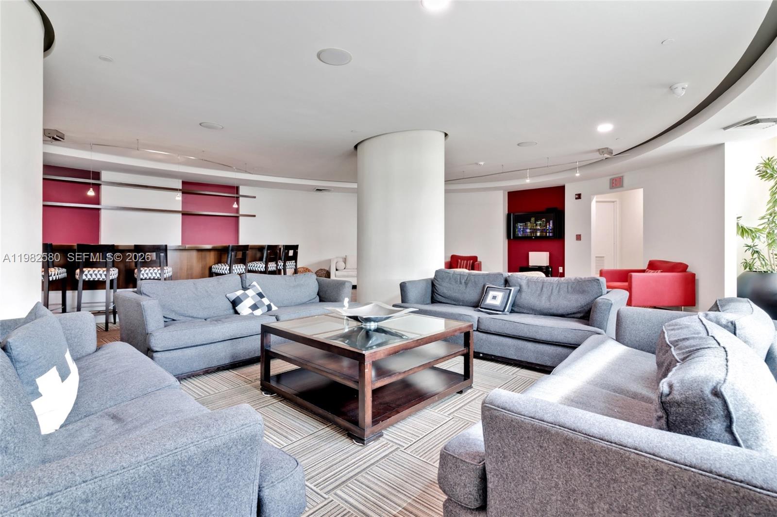 9055 SW 73rd Ct #1104 Miami, FL 33156