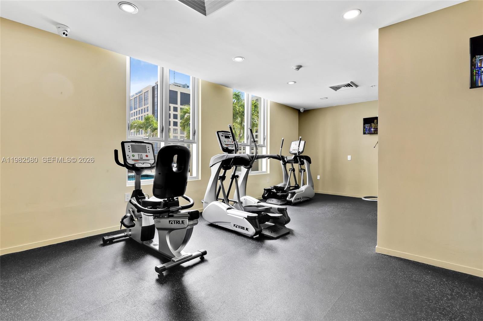 9055 SW 73rd Ct #1104 Miami, FL 33156