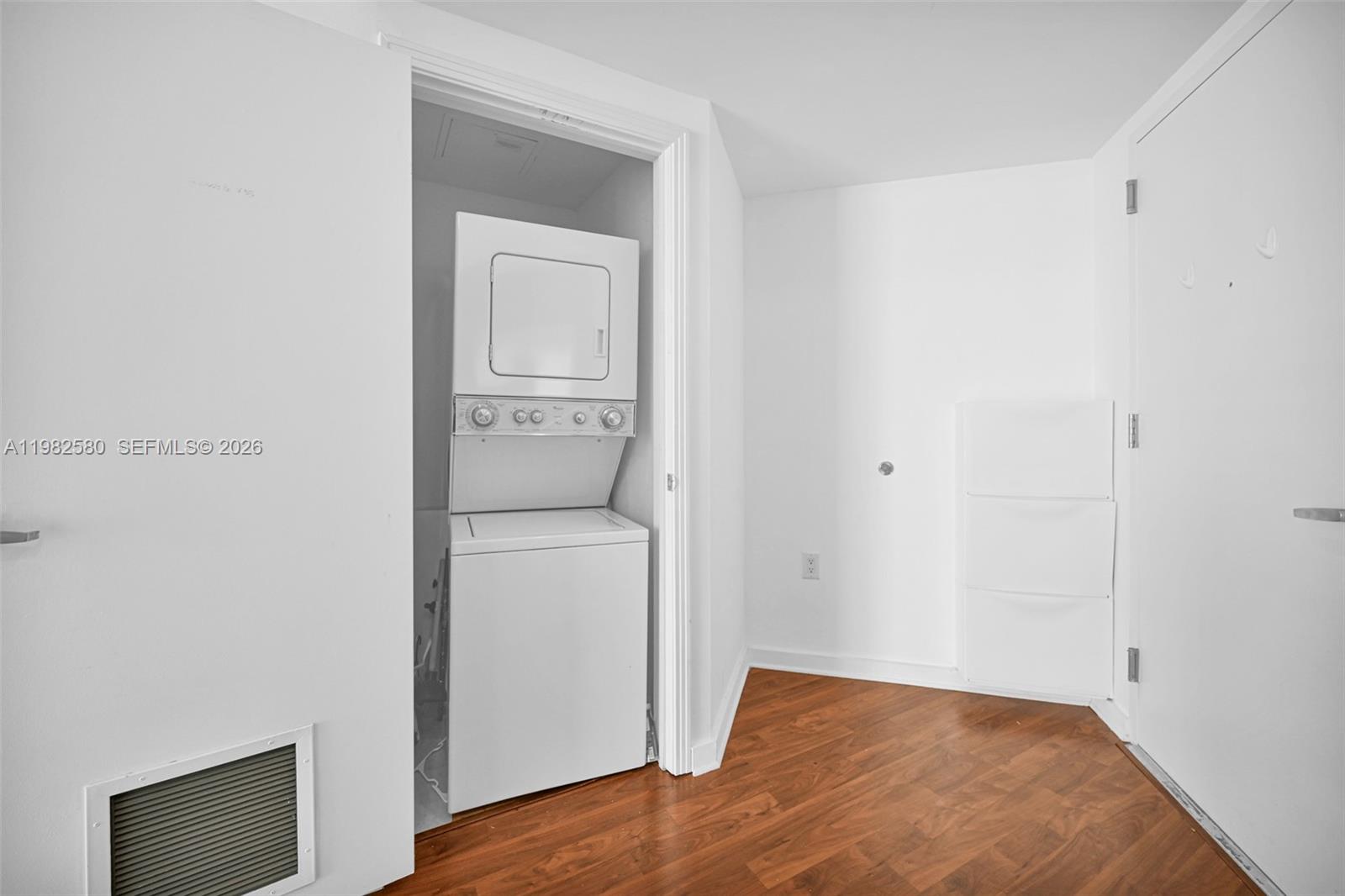 9055 SW 73rd Ct #1104 Miami, FL 33156