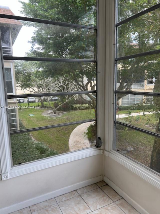 5103 NW 35th St #503 Lauderdale Lakes, FL 33319