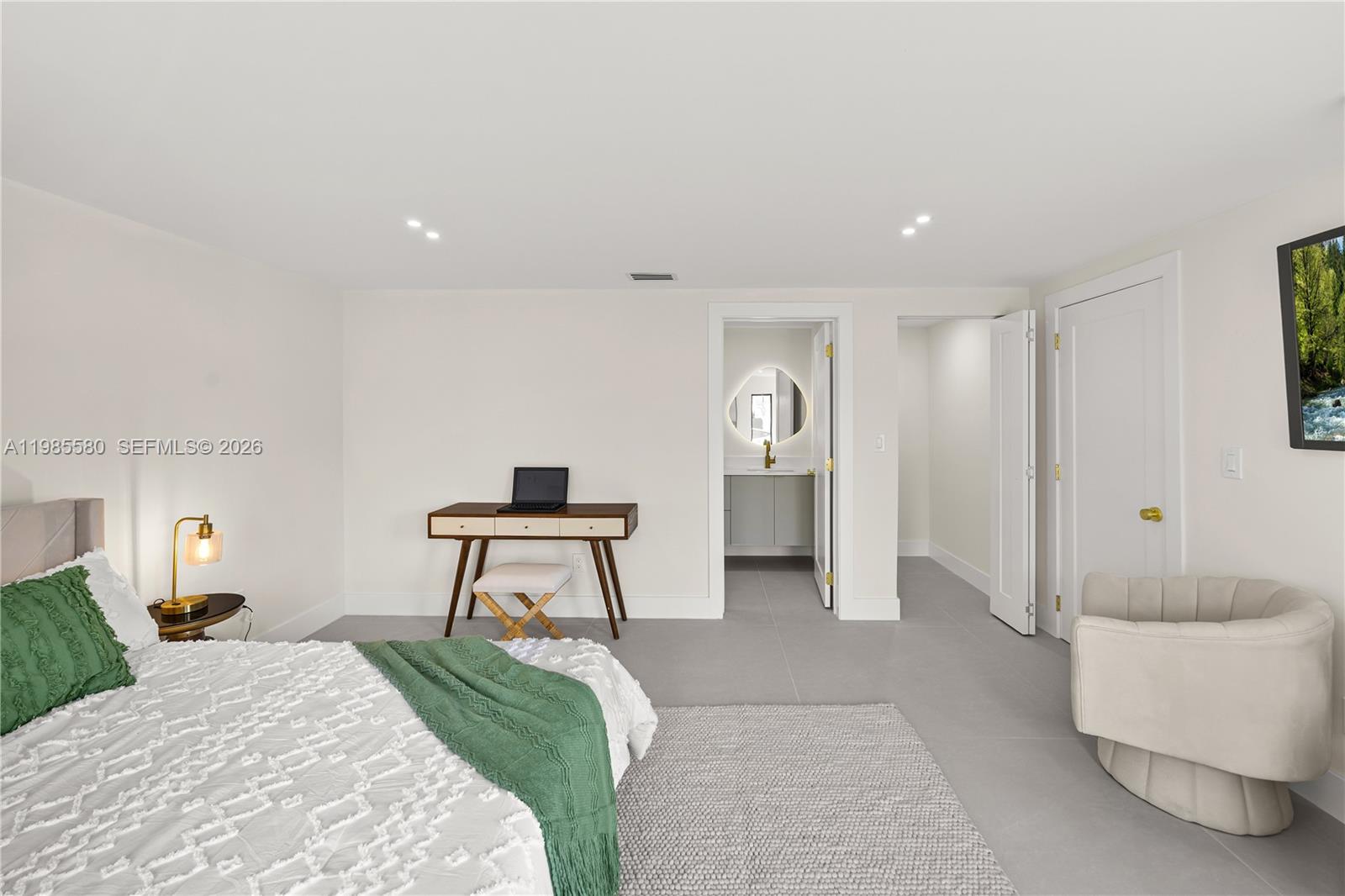 9261 SW 80th Ter Miami, FL 33173