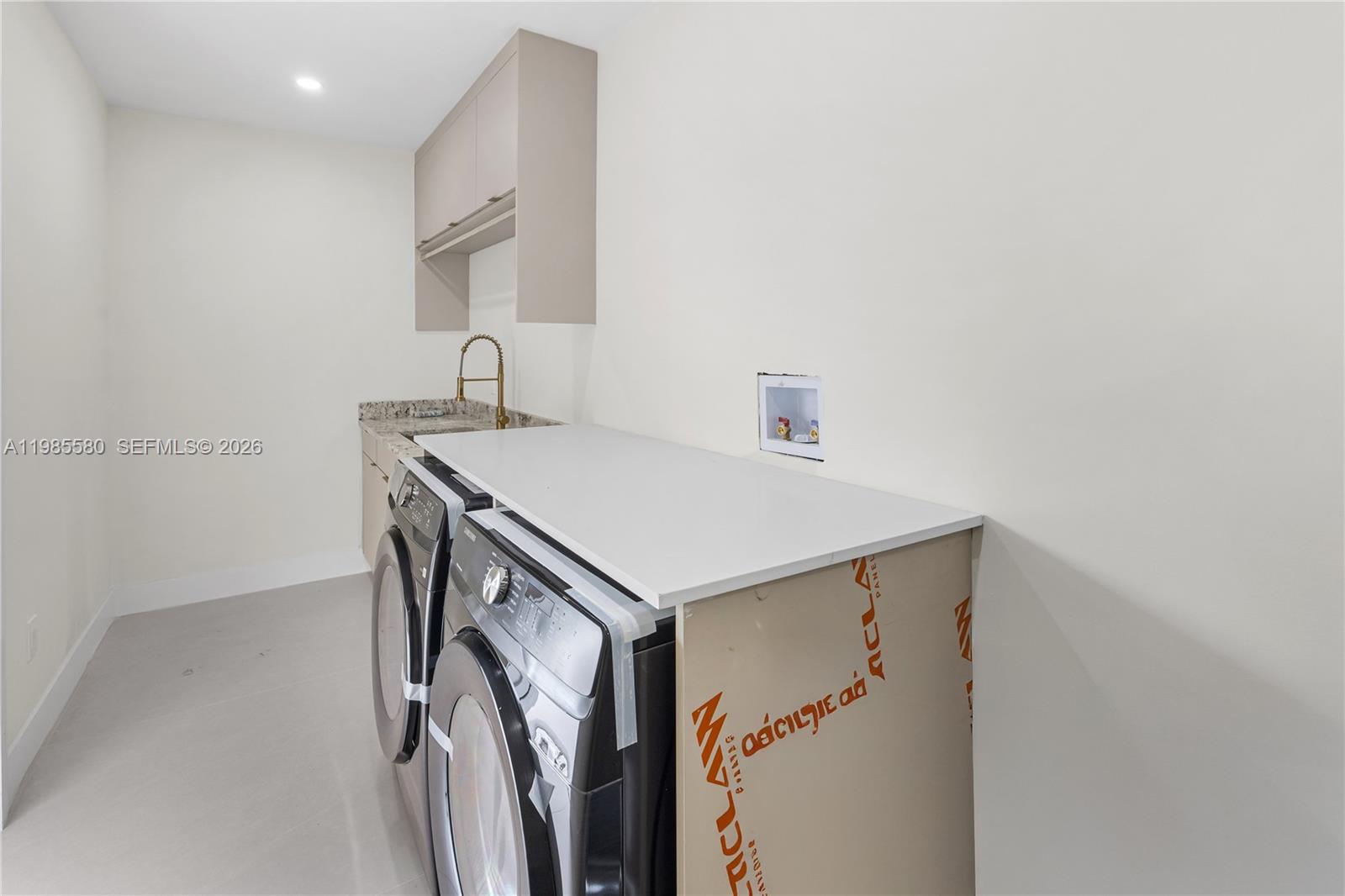 9261 SW 80th Ter Miami, FL 33173