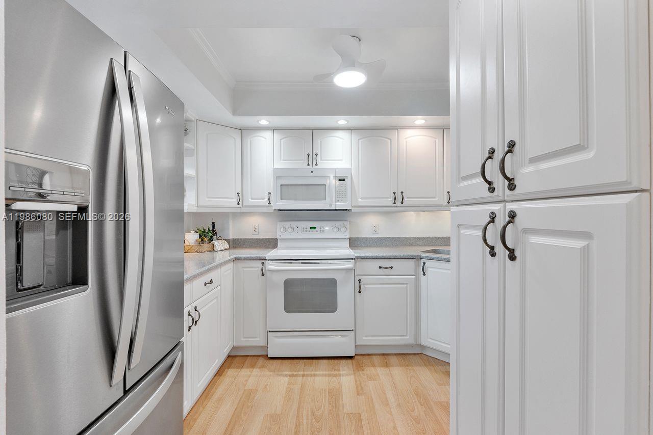 109 Royal Park Dr #2F Oakland Park, FL 33309