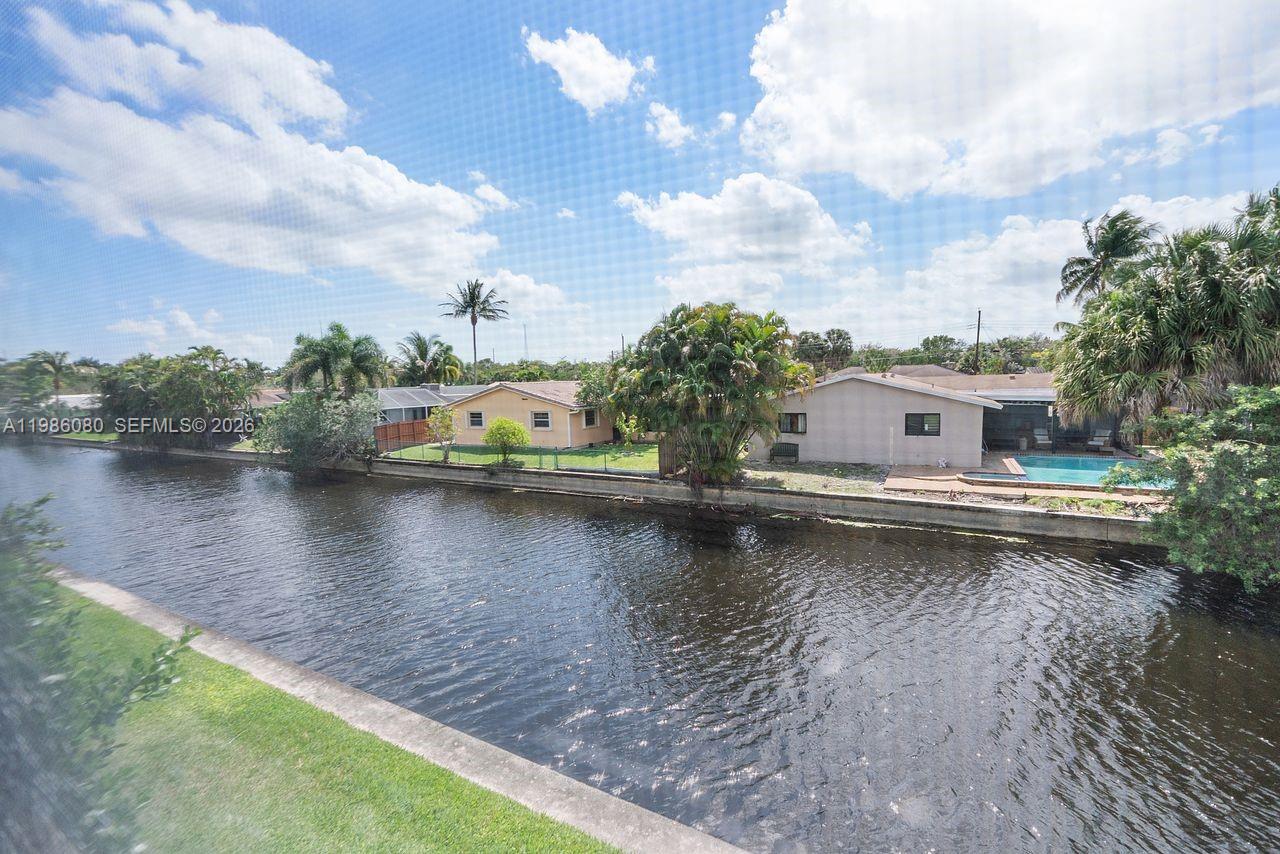 109 Royal Park Dr #2F Oakland Park, FL 33309