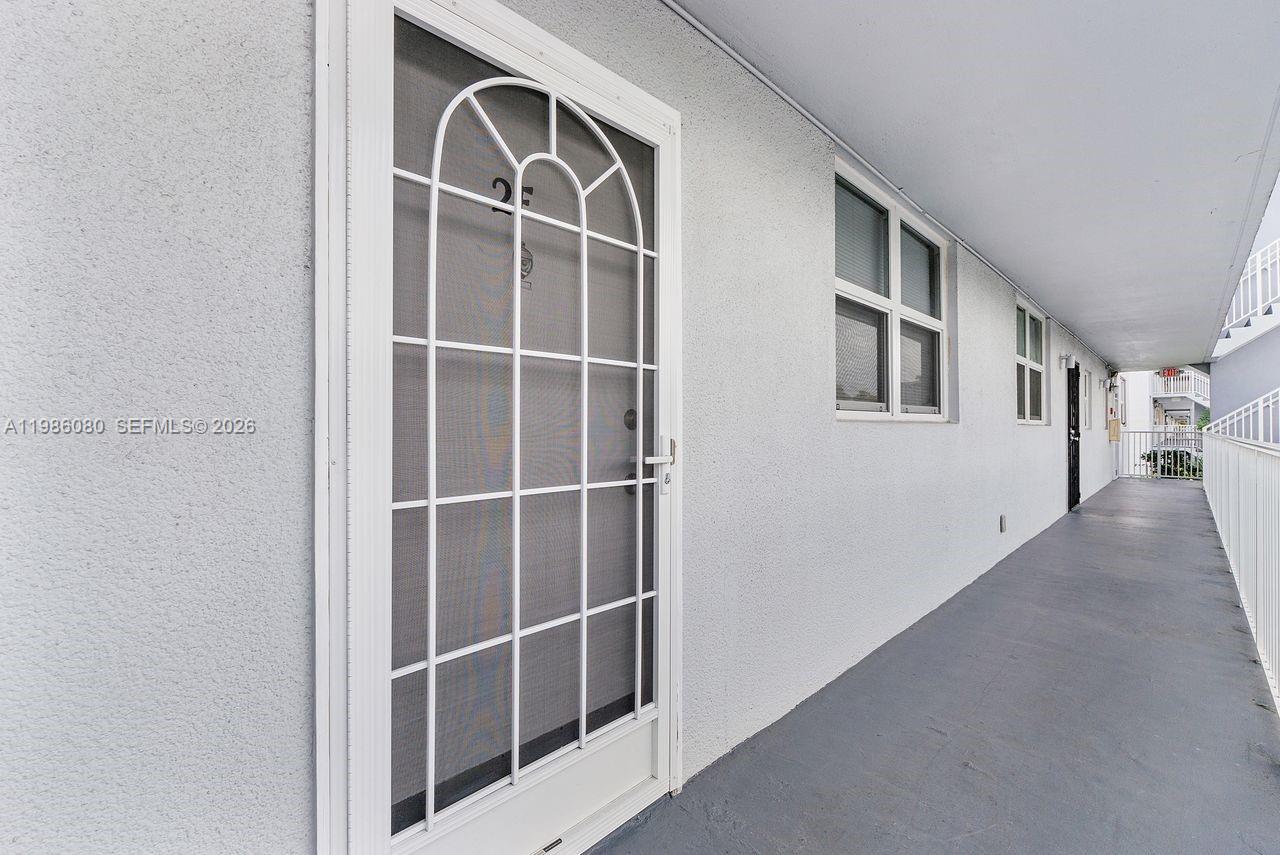 109 Royal Park Dr #2F Oakland Park, FL 33309