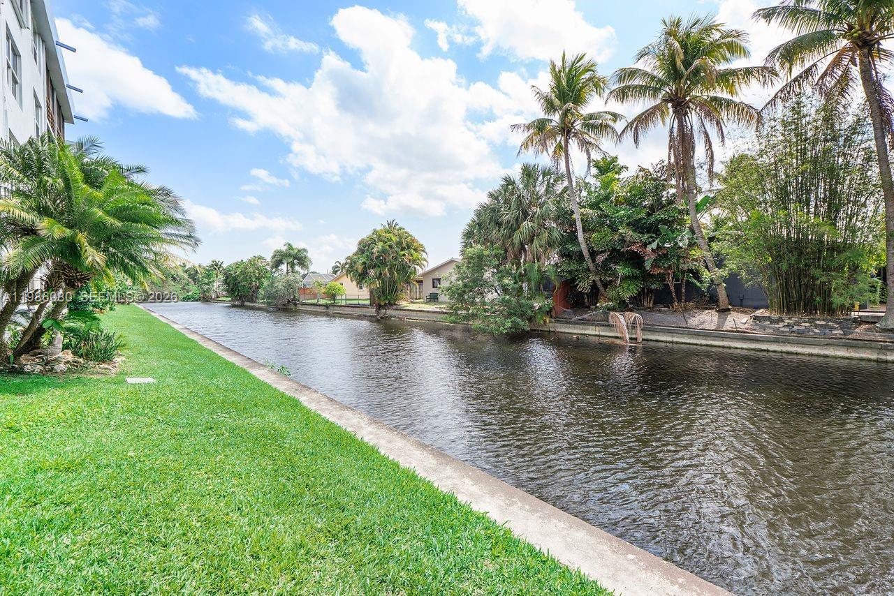 109 Royal Park Dr #2F Oakland Park, FL 33309