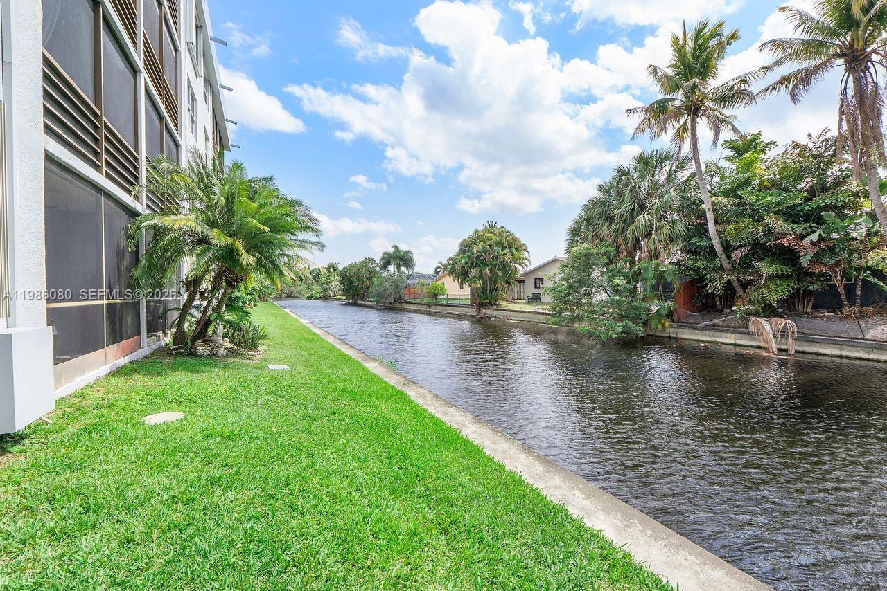 109 Royal Park Dr #2F Oakland Park, FL 33309