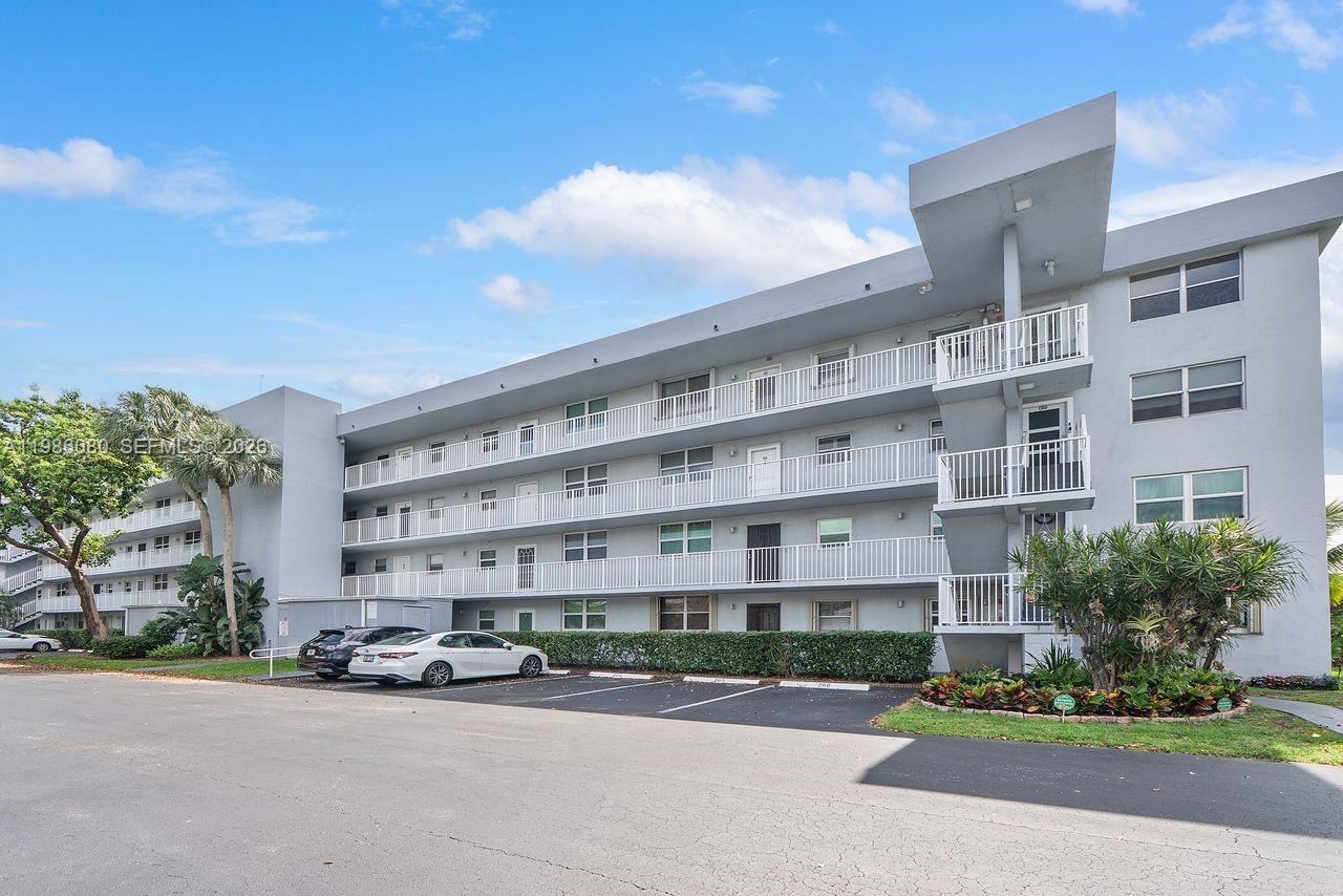 109 Royal Park Dr #2F Oakland Park, FL 33309