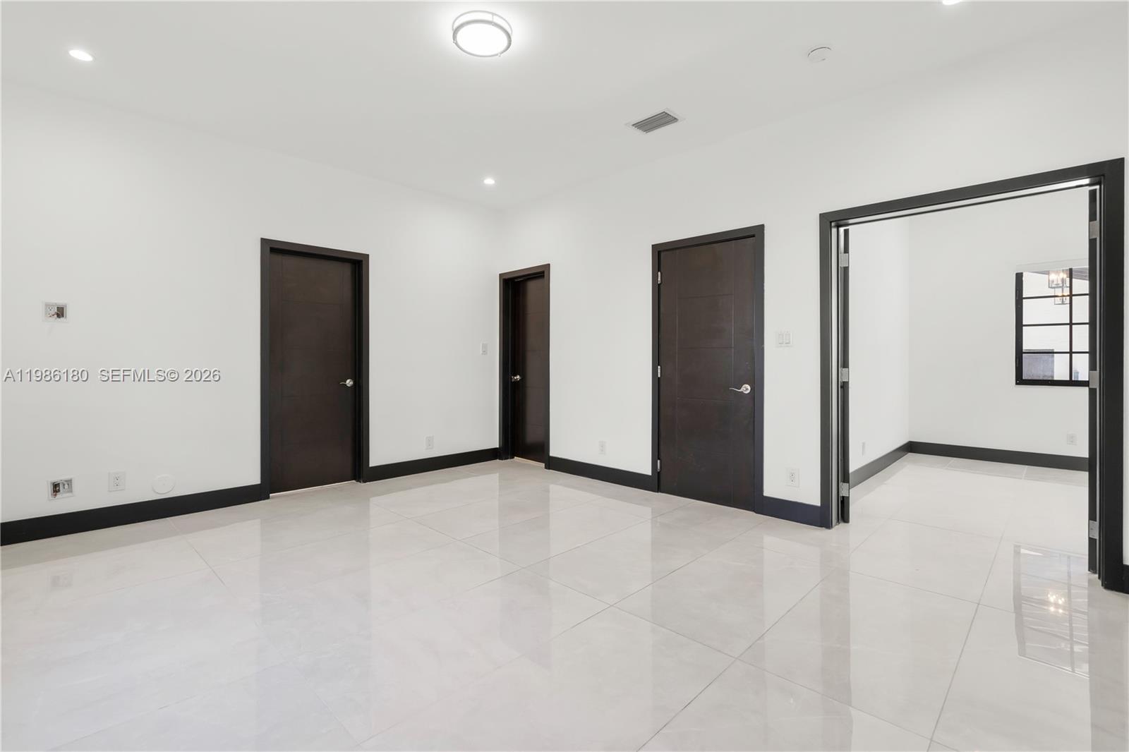 519 Alhambra Cir Coral Gables, FL 33134