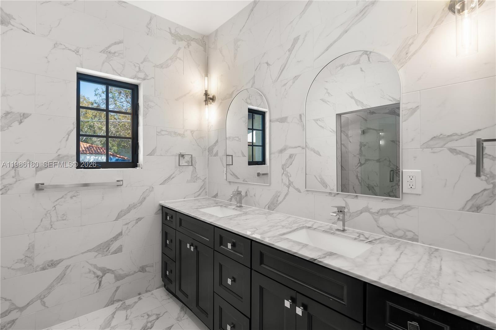 519 Alhambra Cir Coral Gables, FL 33134