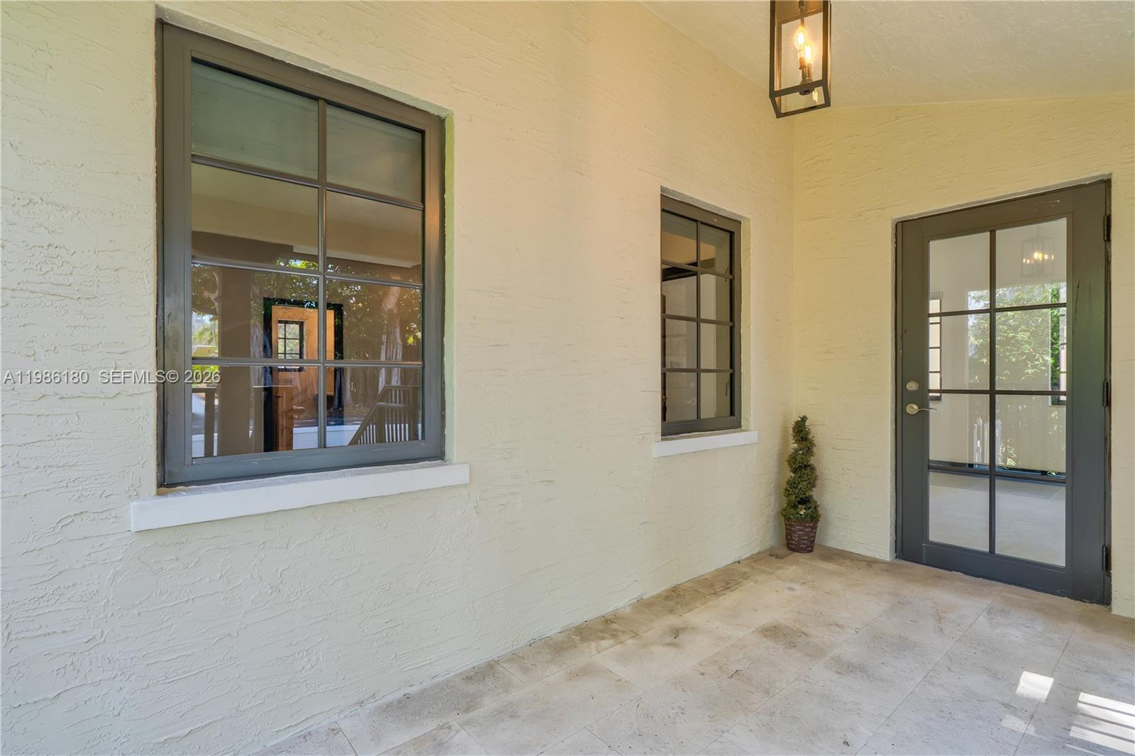 519 Alhambra Cir Coral Gables, FL 33134