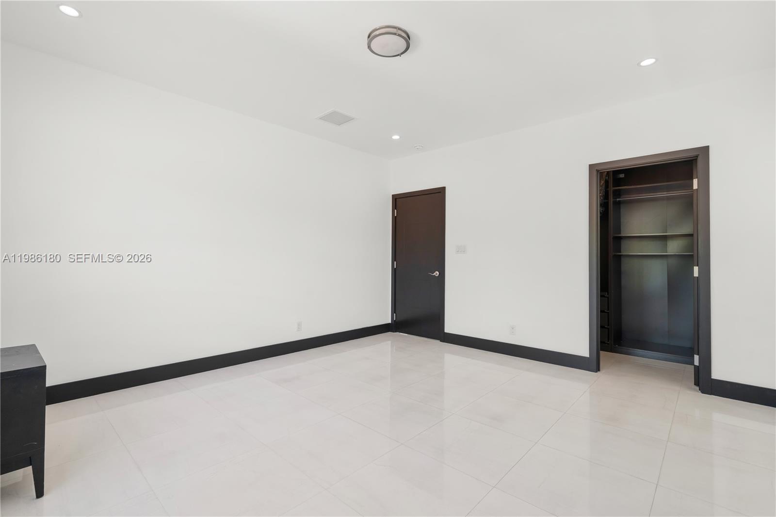 519 Alhambra Cir Coral Gables, FL 33134