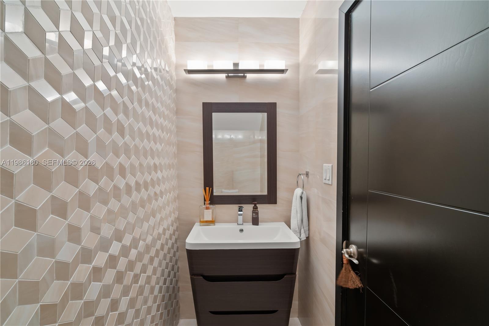 519 Alhambra Cir Coral Gables, FL 33134