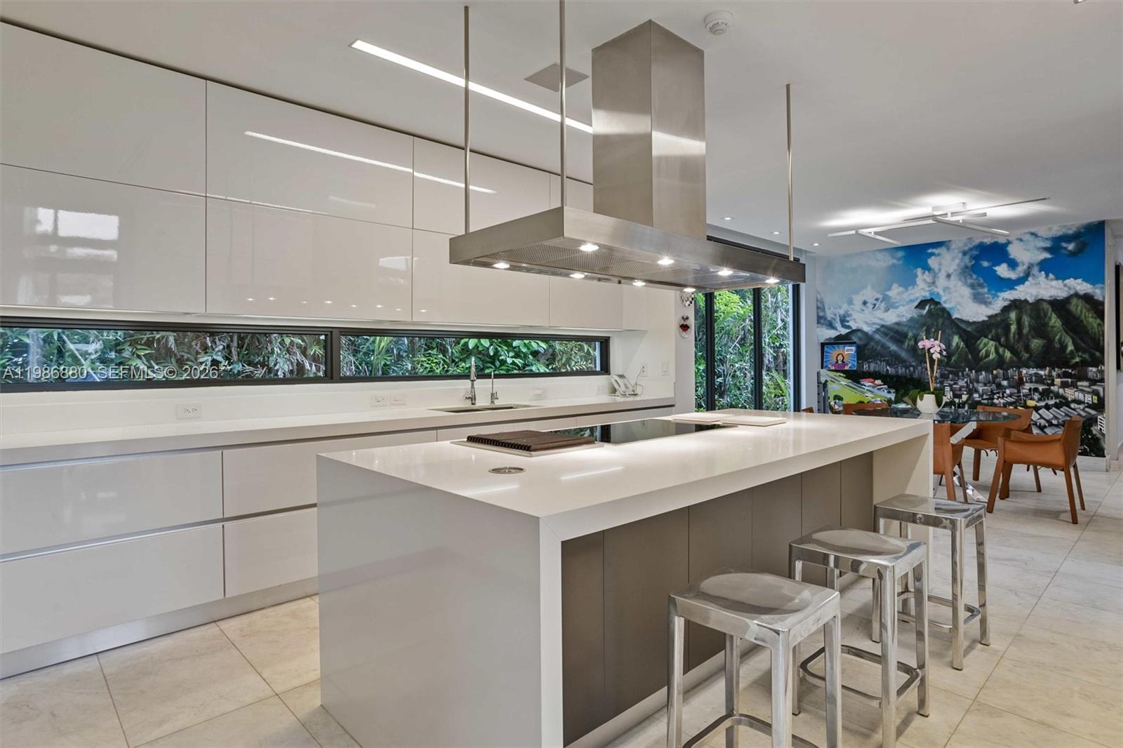 610 Harbor Cir Key Biscayne, FL 33149