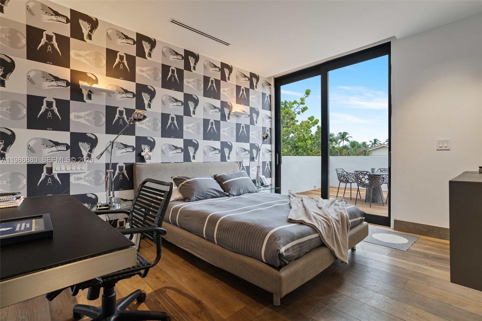 610 Harbor Cir Key Biscayne, FL 33149