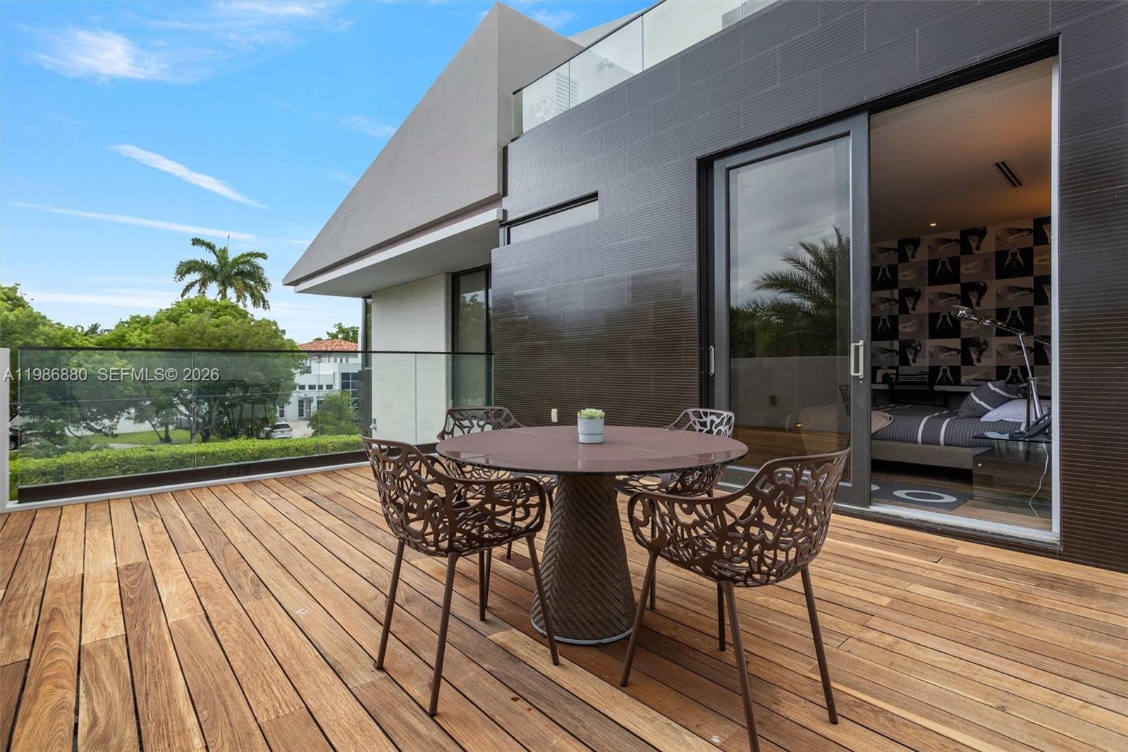 610 Harbor Cir Key Biscayne, FL 33149