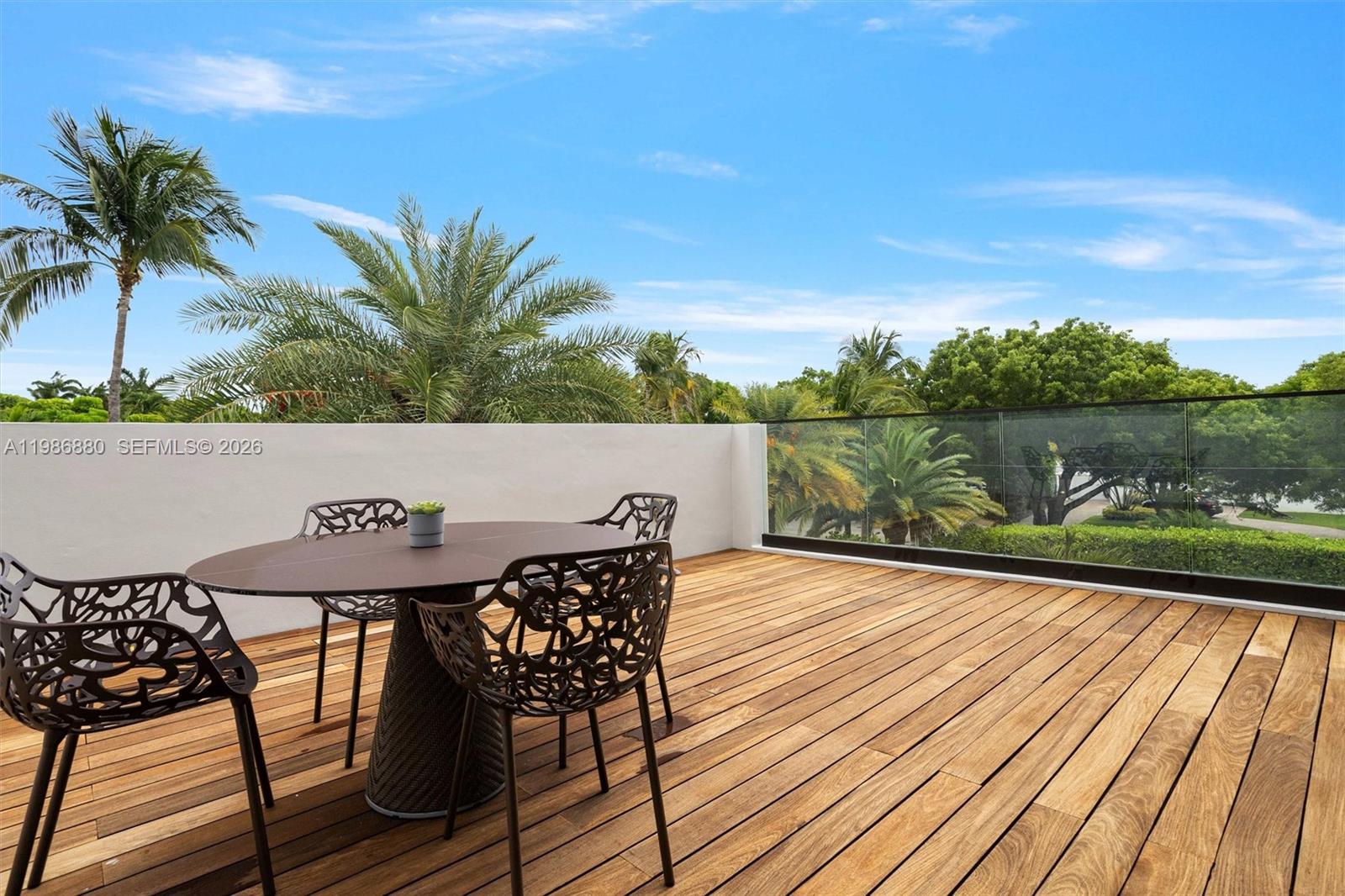 610 Harbor Cir Key Biscayne, FL 33149