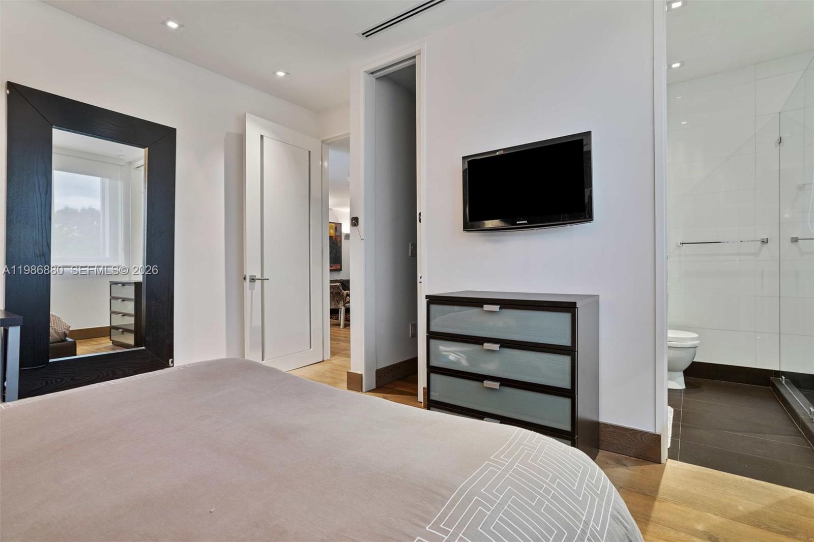 610 Harbor Cir Key Biscayne, FL 33149