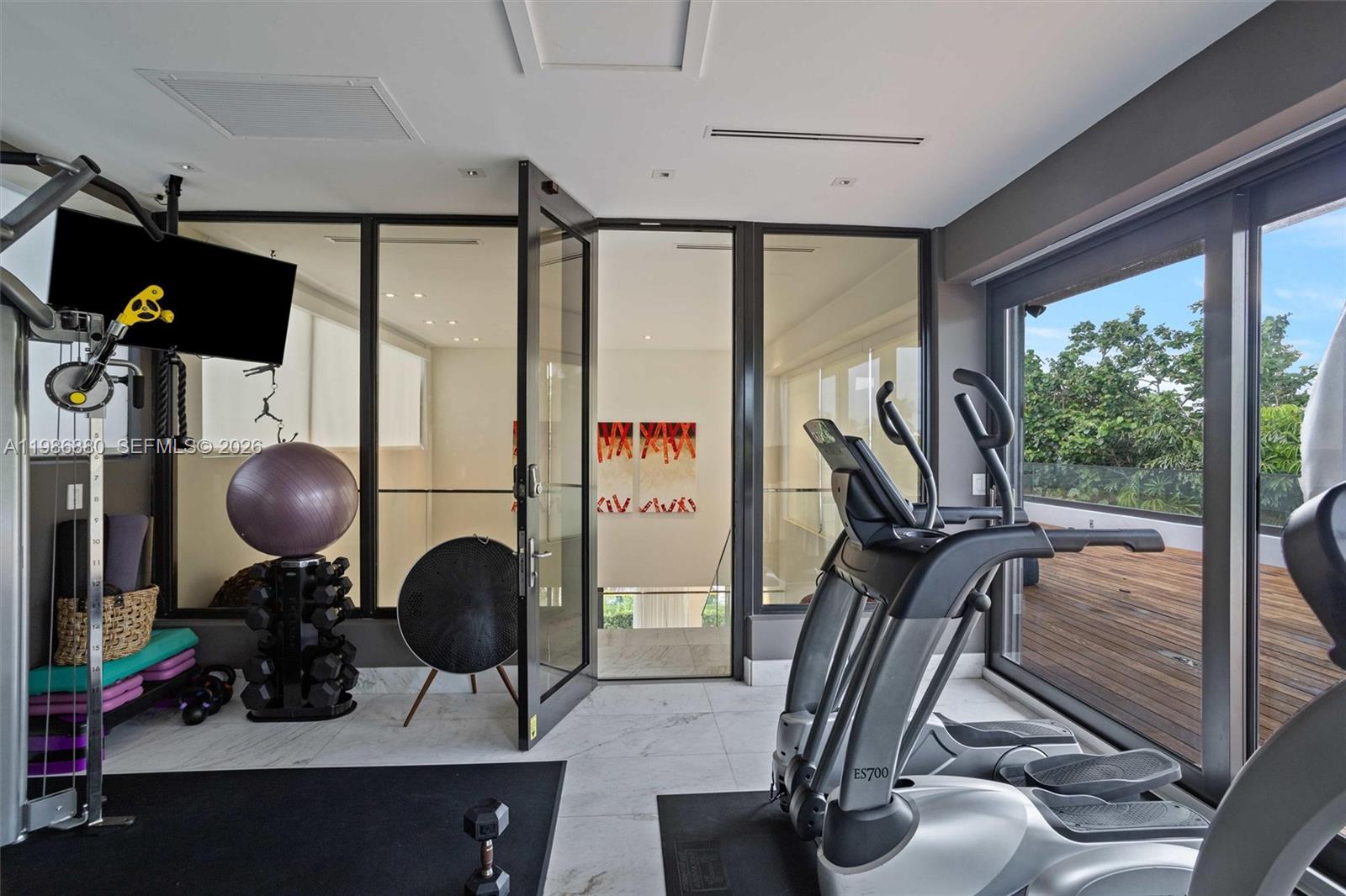 610 Harbor Cir Key Biscayne, FL 33149