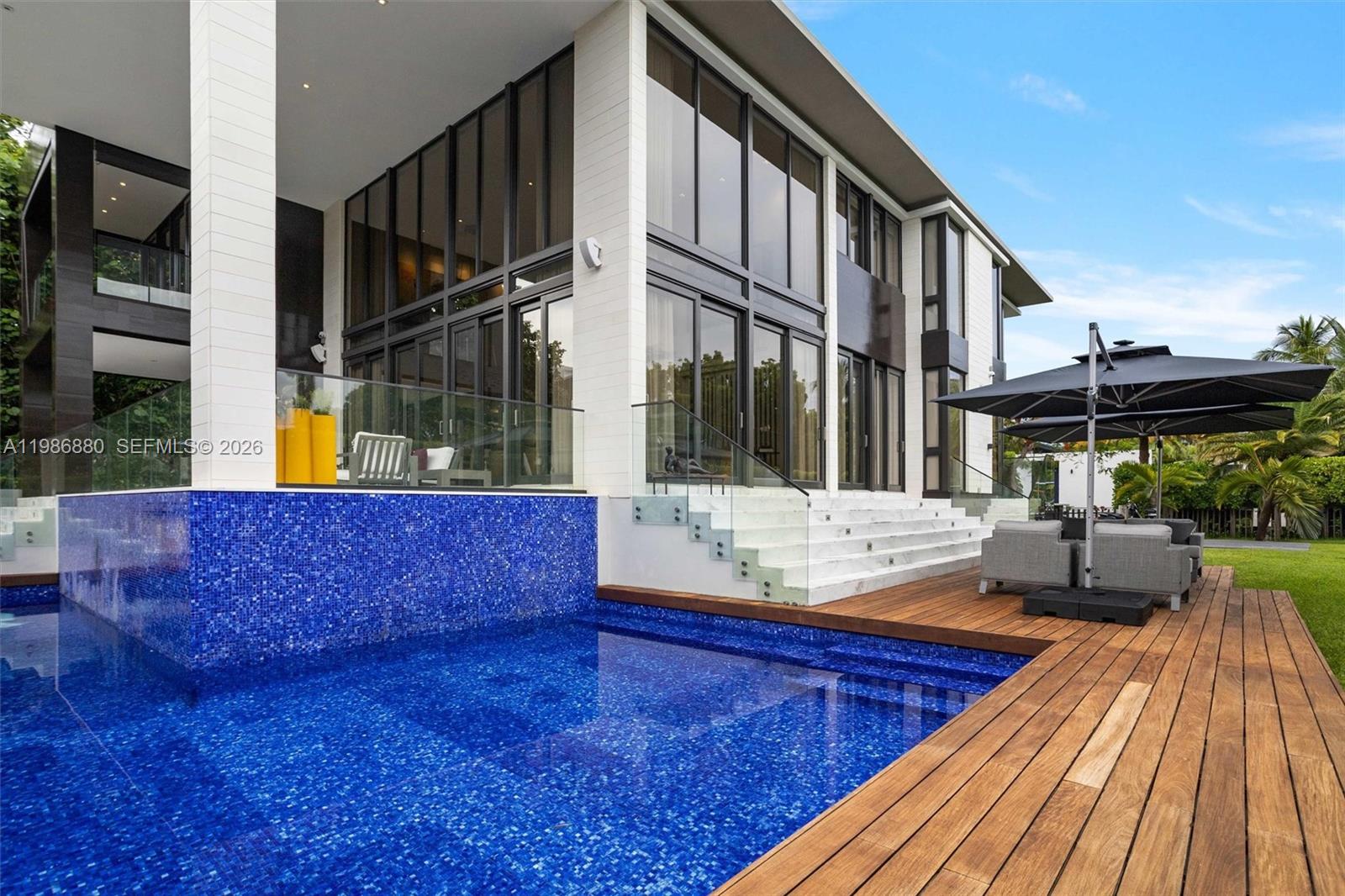 610 Harbor Cir Key Biscayne, FL 33149