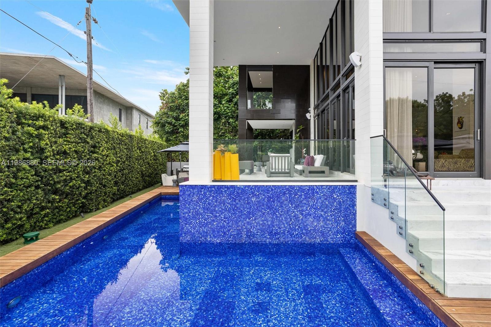 610 Harbor Cir Key Biscayne, FL 33149