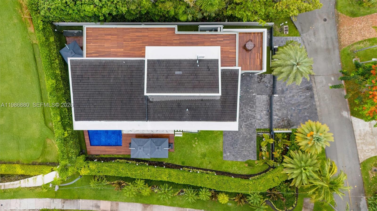 610 Harbor Cir Key Biscayne, FL 33149