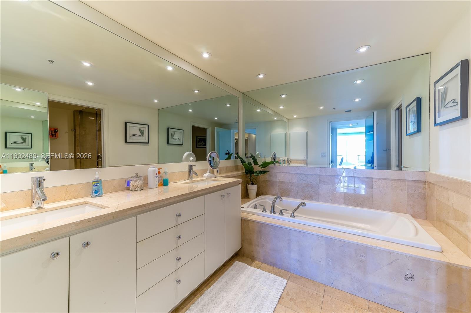 image Ritz-Carlton Coconut Grove12