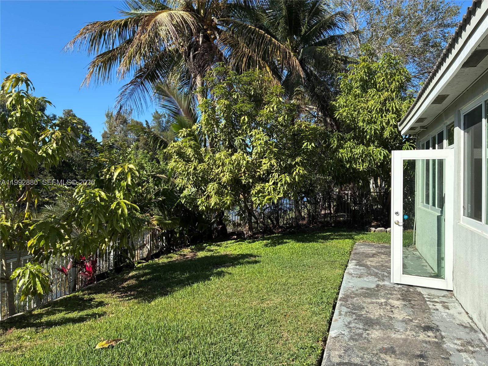 1764 NW 166th Ave Pembroke Pines, FL 33028