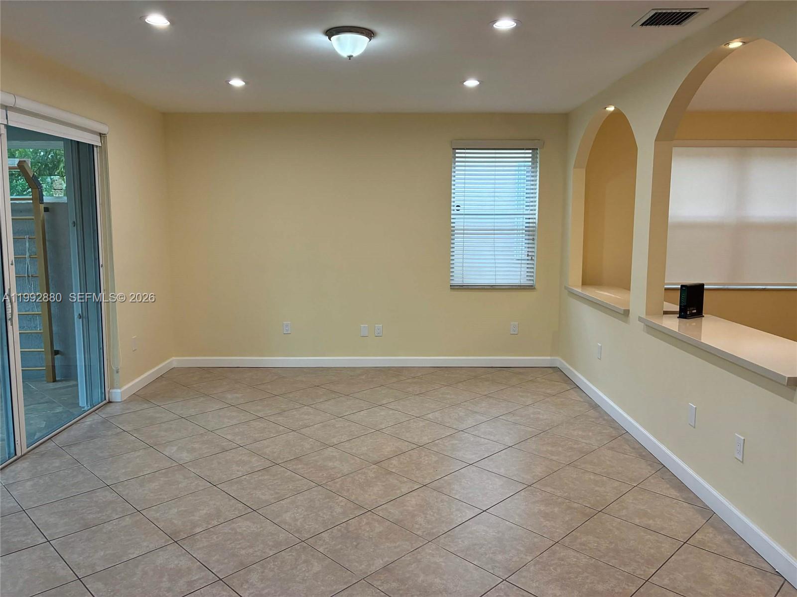 1764 NW 166th Ave Pembroke Pines, FL 33028