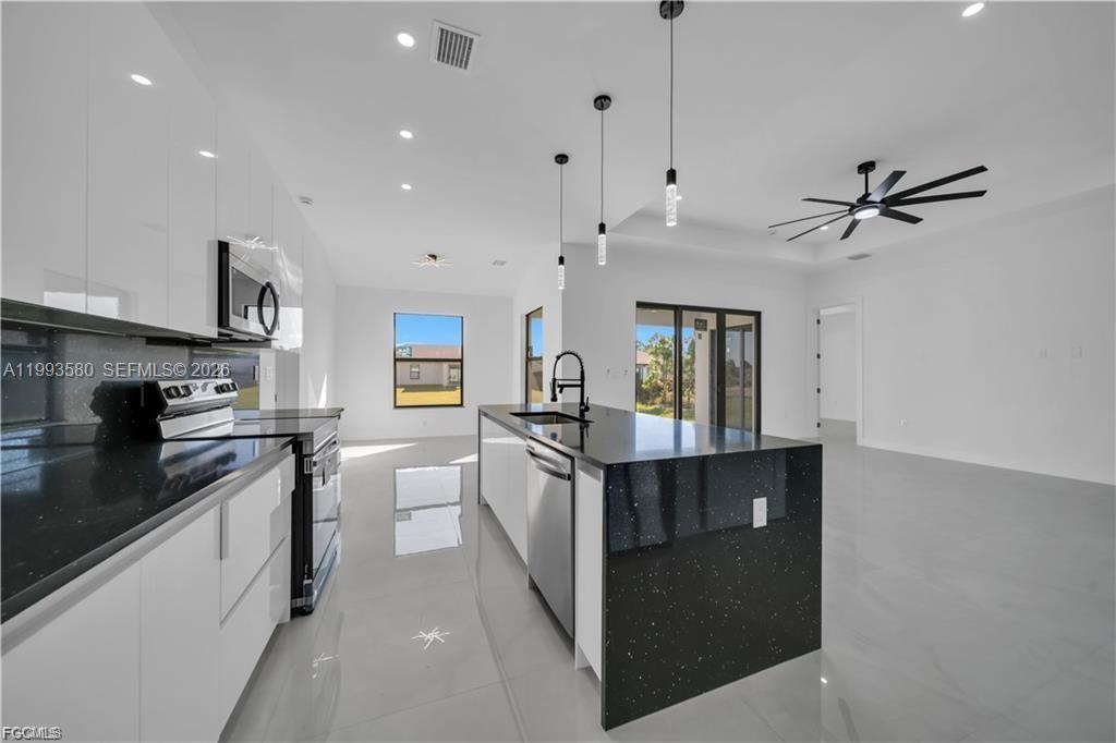 2815 44th St W Lehigh Acres, FL 33971