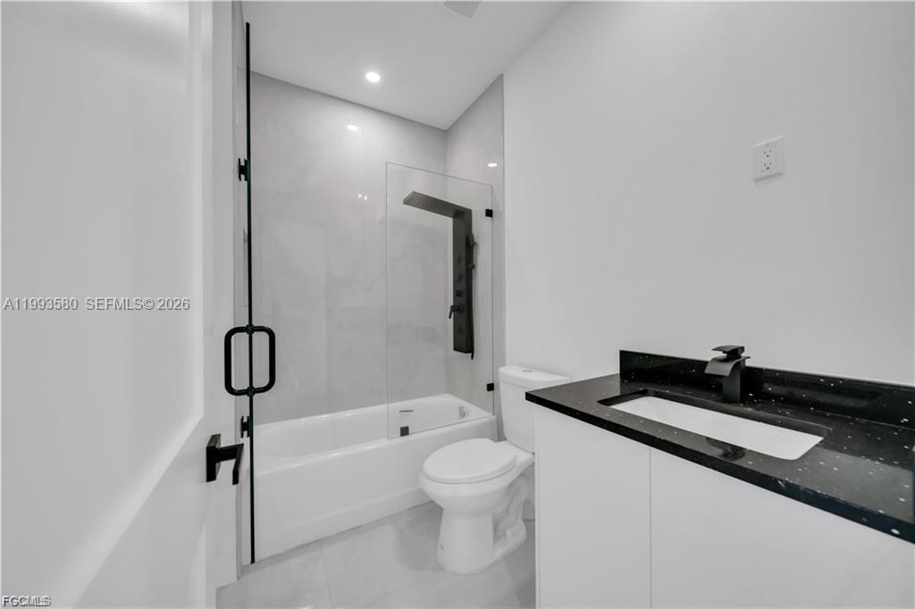 2815 44th St W Lehigh Acres, FL 33971