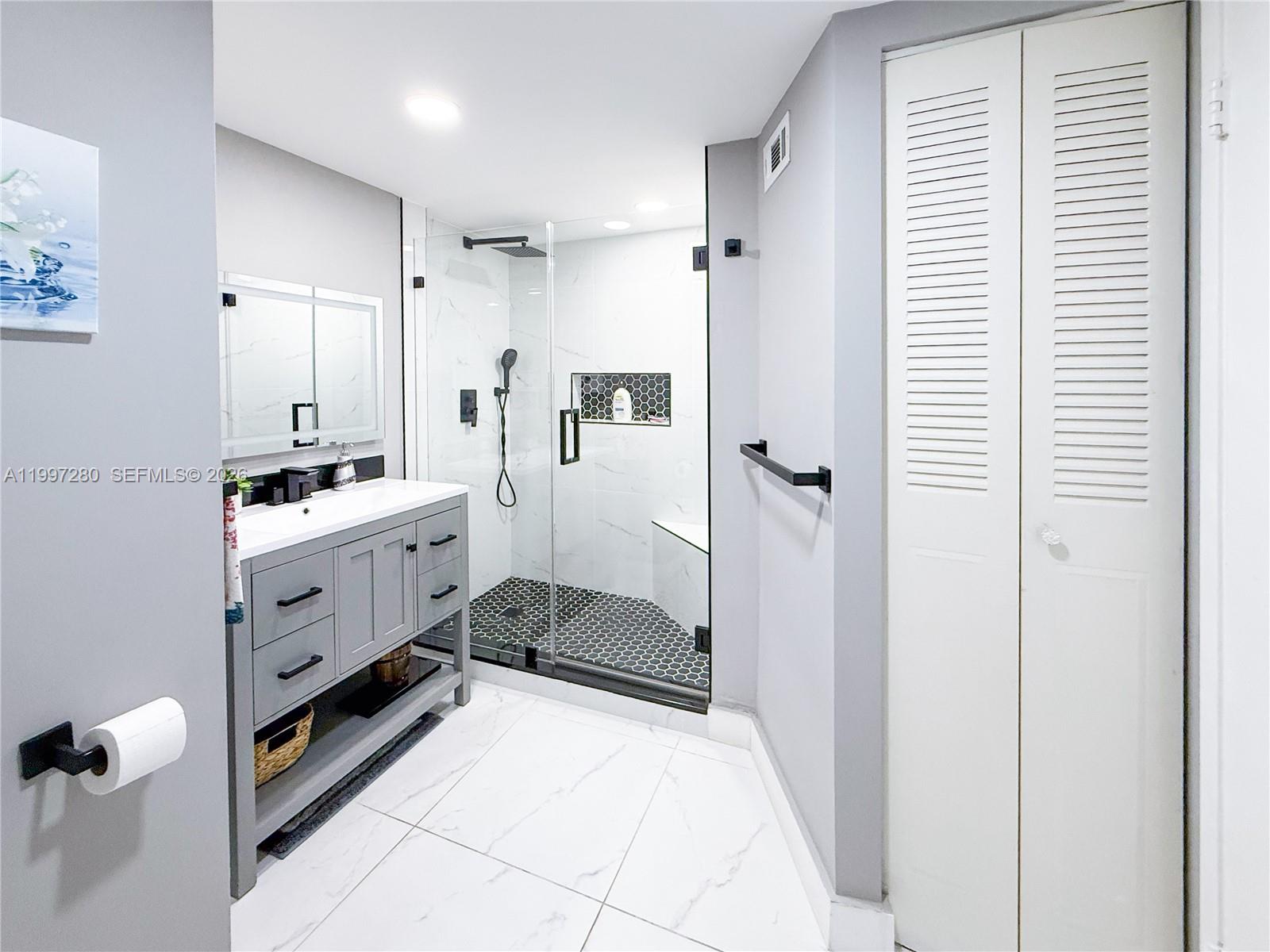 1301 NE Miami Gdns Dr #1406W Miami, FL 33179