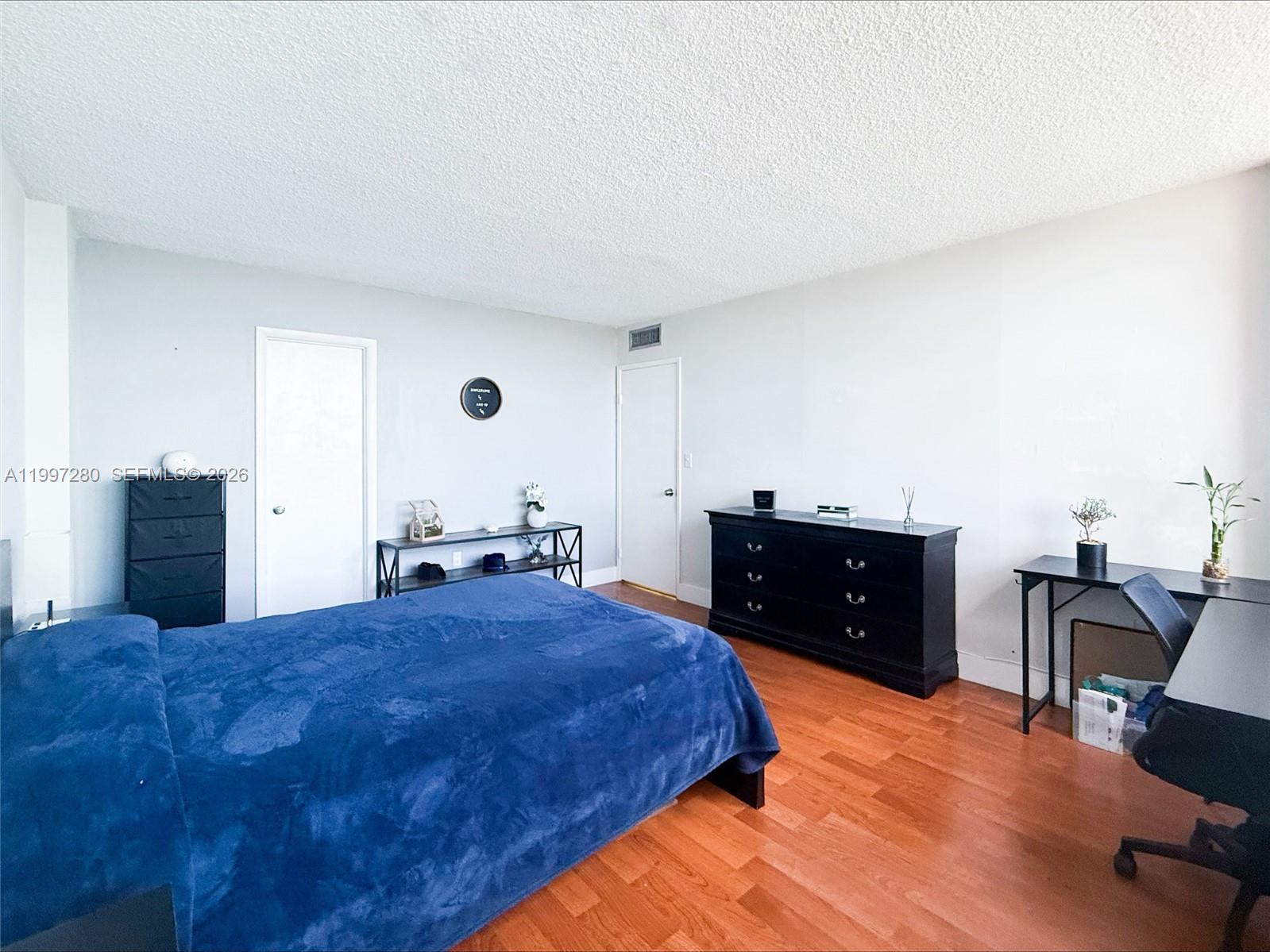 1301 NE Miami Gdns Dr #1406W Miami, FL 33179