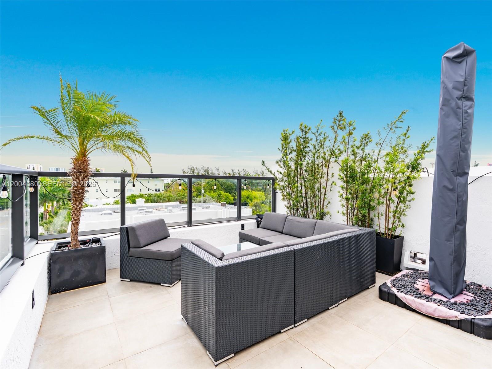 1030 15th St #321 Miami Beach, FL 33139